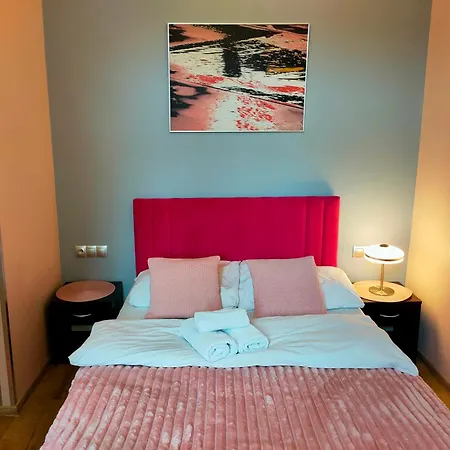 Apartment Mirror Pink Krakow