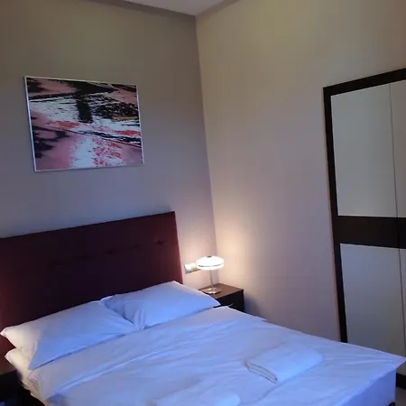 Mirror Pink Apartment